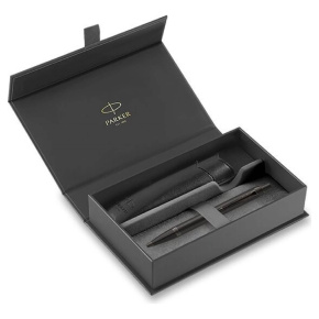 GP PARKER IM Achromatic Black BT + čierne PU púzdro GP PARKER IM Achromatic Black BT + čierne PU púzdro