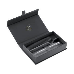 Pero guľôčkové PARKER Urban Metro Metallic CT + čierne PU púzdro Pero guľôčkové PARKER Urban Metro Metallic CT + čierne PU púzdro